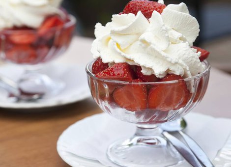 Strawberries with cream