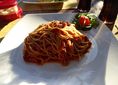 Spaghetti with ragout